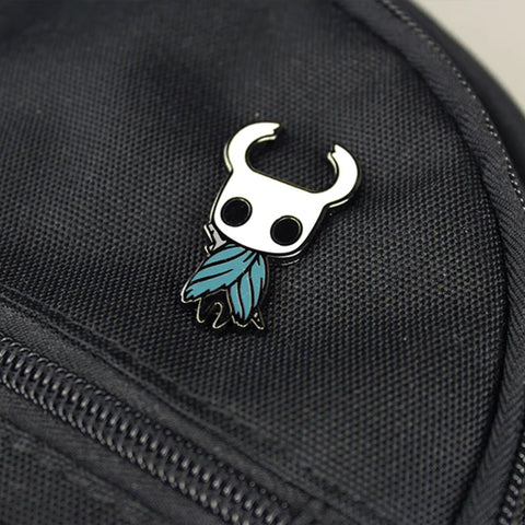 Hollow Knight: Knight Enamel Pin